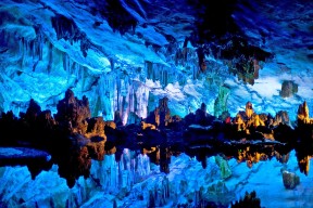 开云体育下载-图穆亚的表现稳步提升，带领袋鼠队稳居世界橄榄球强队行列