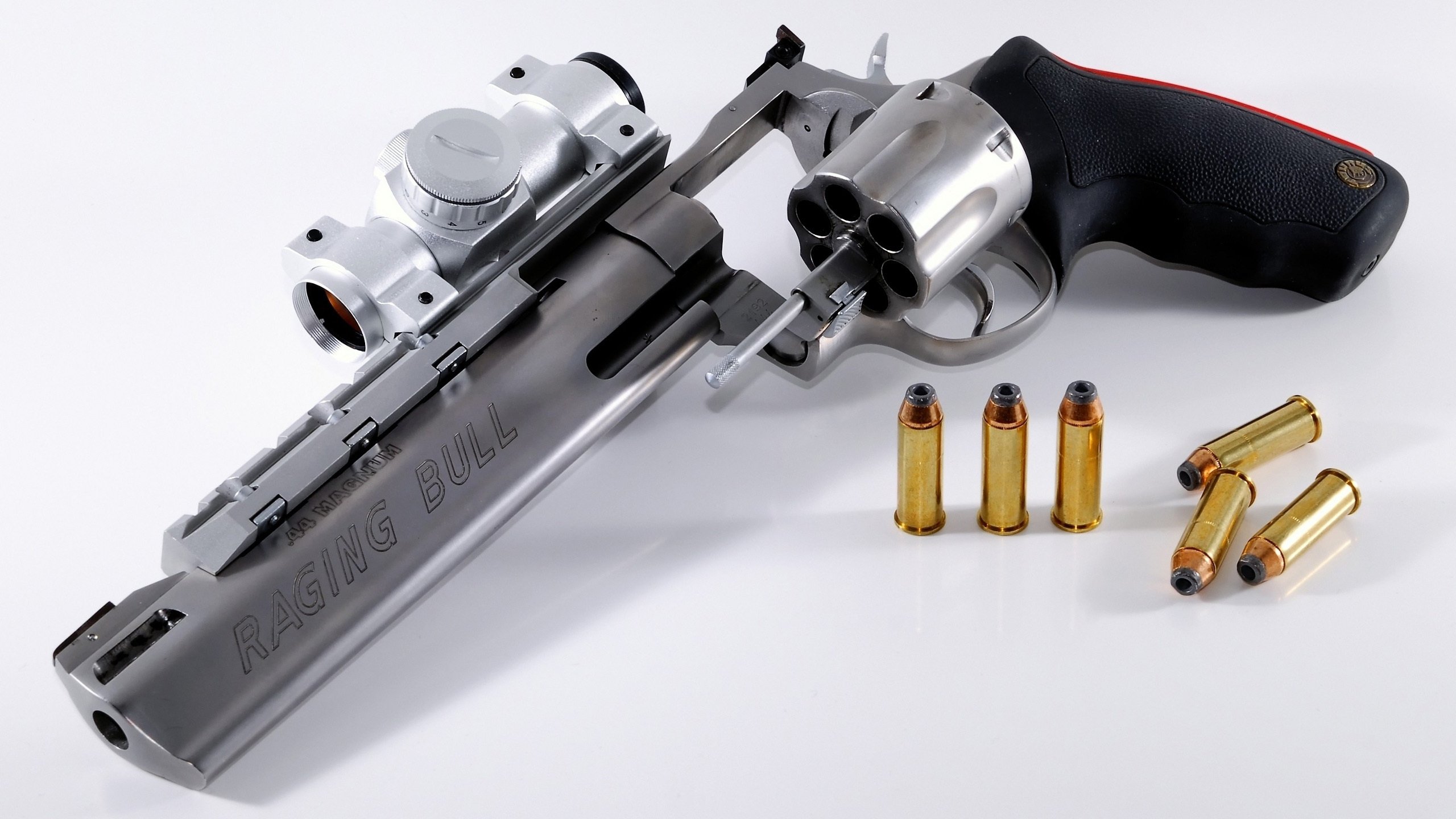 中国三人男篮力拼防守 展现韧性,中国三人男篮国家队